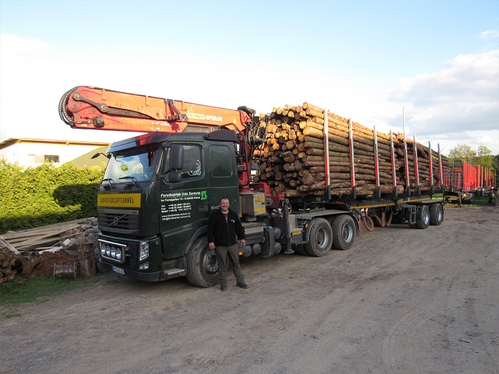 Holztransport - Forstbetrieb Sartoris