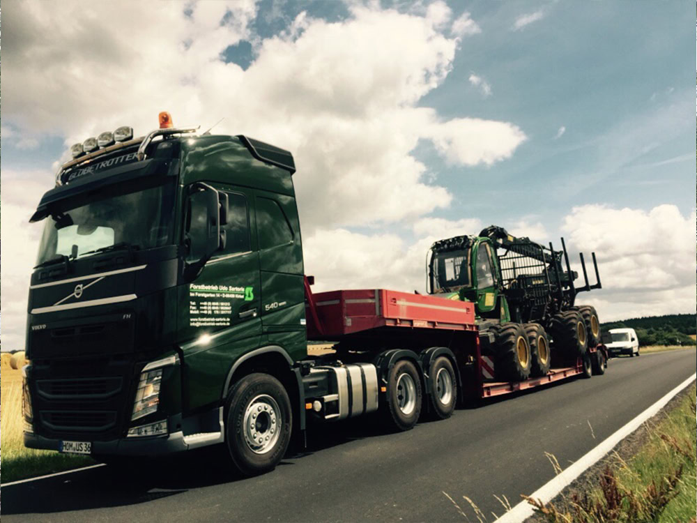 Holztransport - Forstbetrieb Sartoris