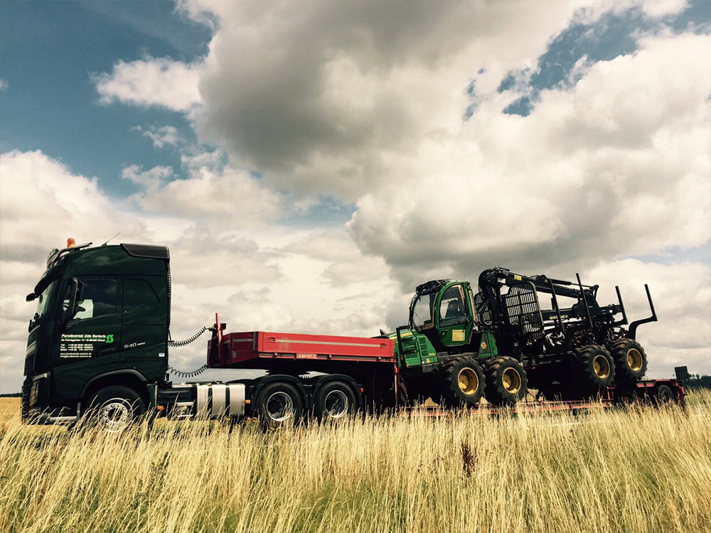 Holztransport - Forstbetrieb Sartoris